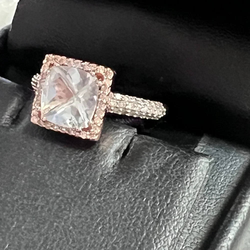 14K White & Rose Gold Ring with Quartz stone and pave diamonds - Picture 7 of 9